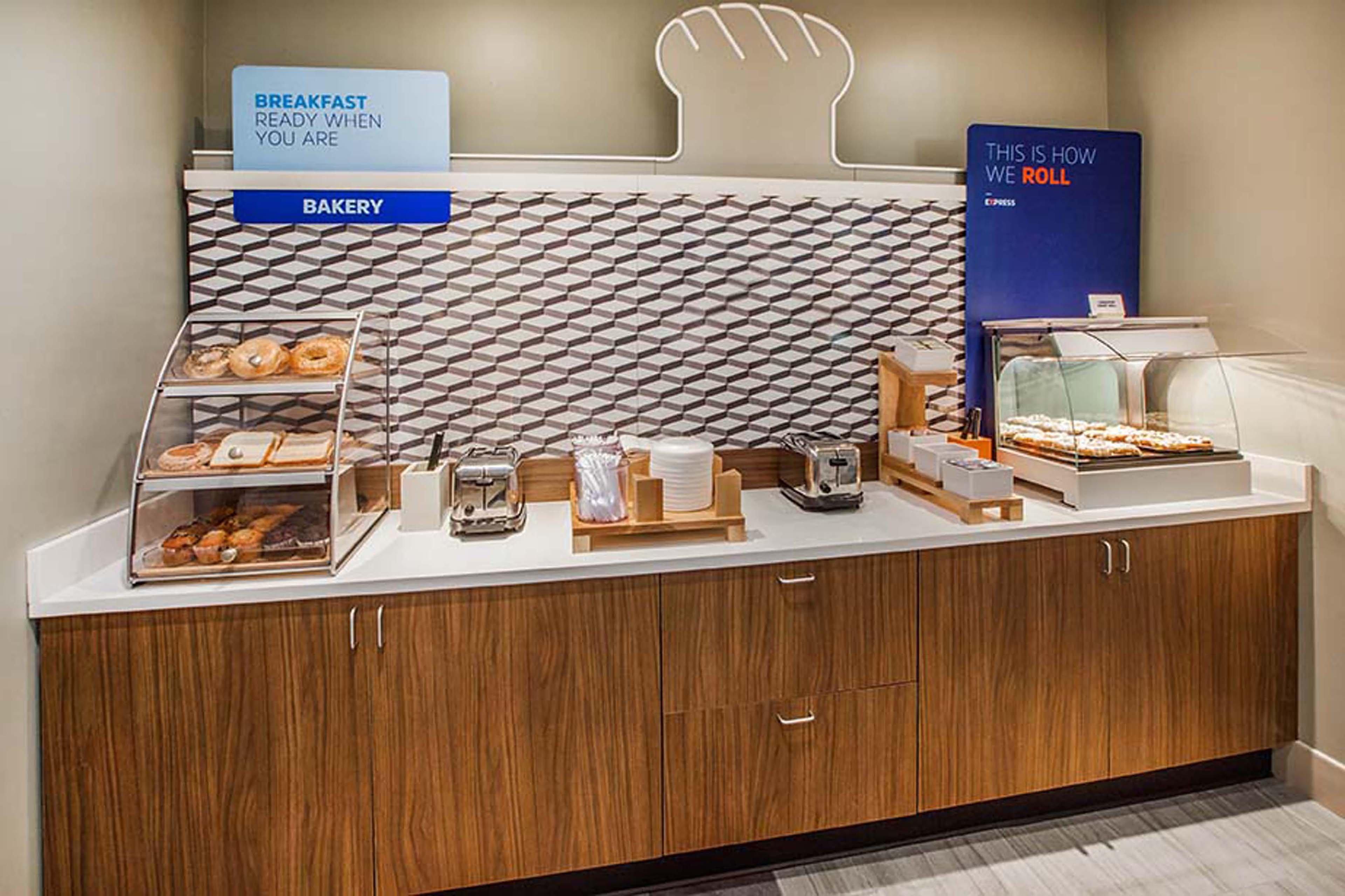 Holiday Inn Express Nashville-Downtown - Broadway By Ihg Ngoại thất bức ảnh